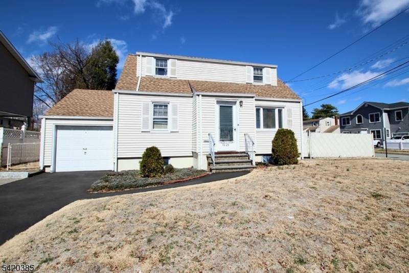 39-23 Van Duren Ave, Fair Lawn Boro, NJ 07410