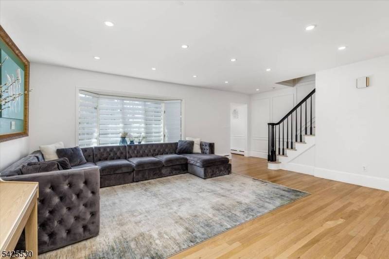 42 Nugent Dr, Clifton City, NJ 07012