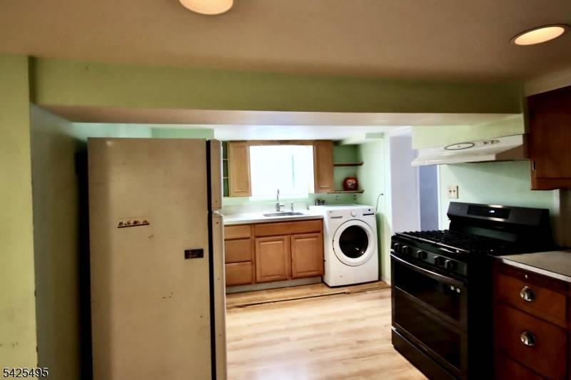 84 N 12Th St, Hawthorne Boro, NJ 07506