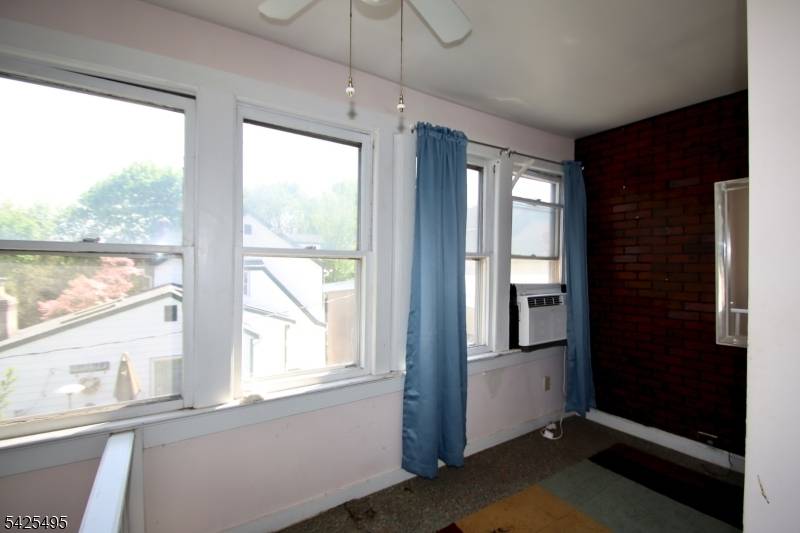 84 N 12Th St, Hawthorne Boro, NJ 07506