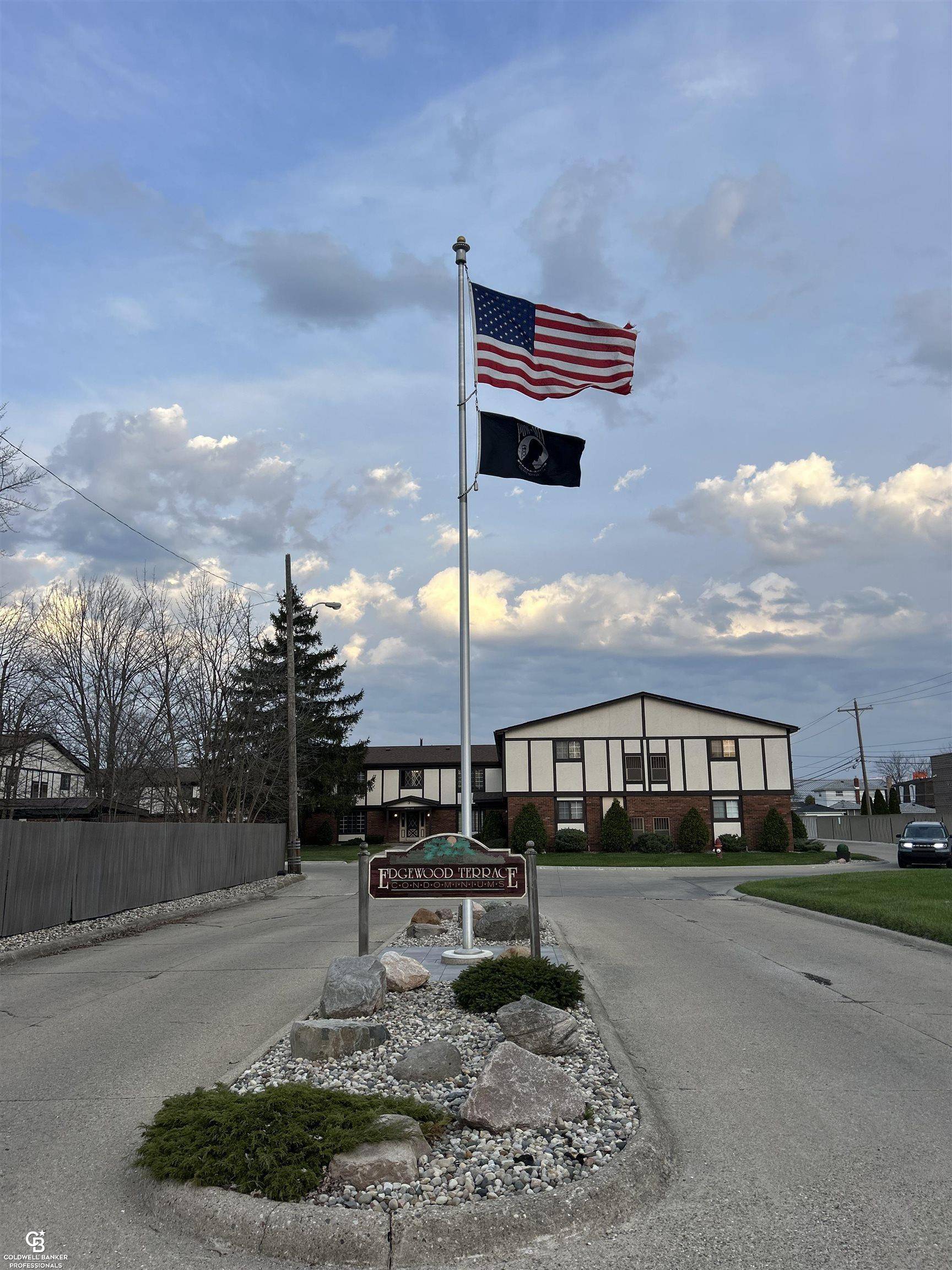 22835 Grove RD, St Clair Shores, MI 48080