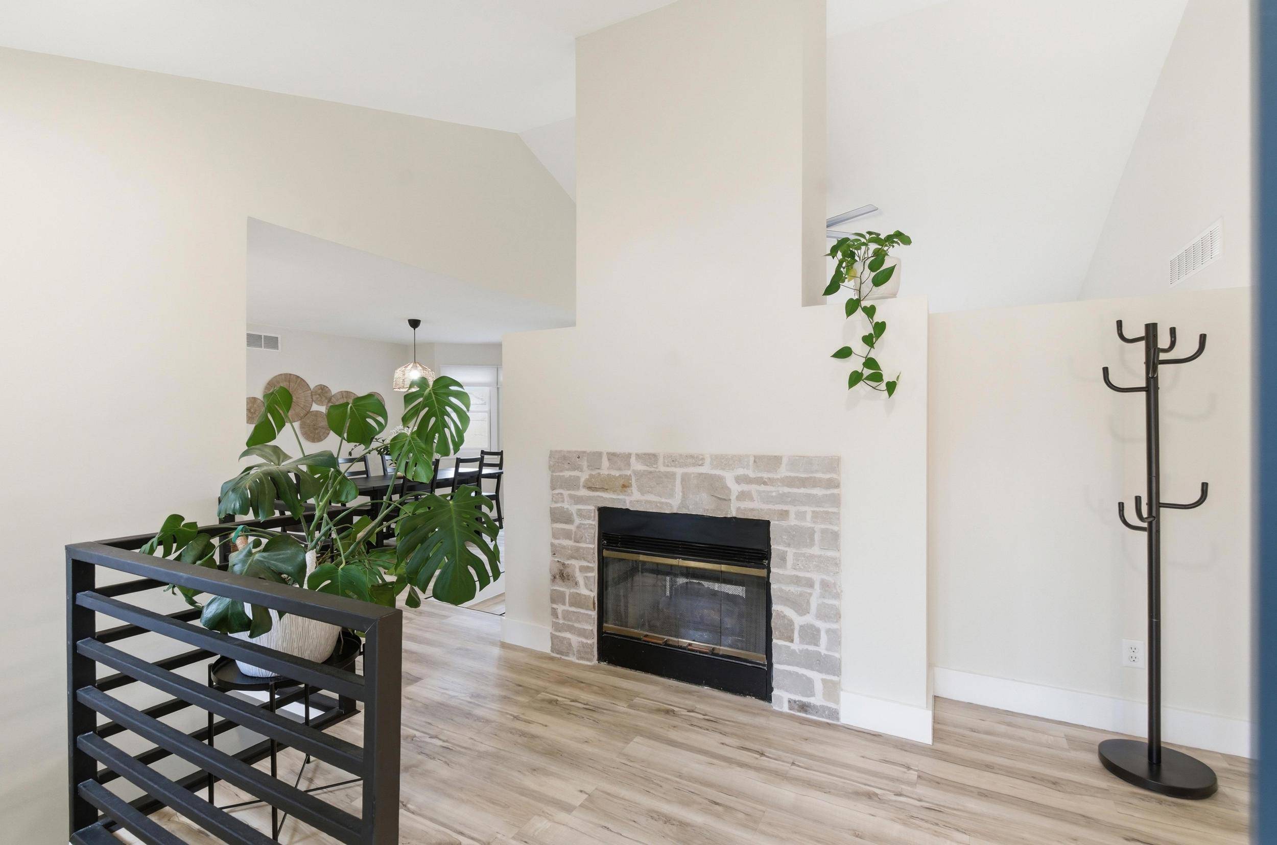 7779 Newport DR, Clarkston, MI 48348