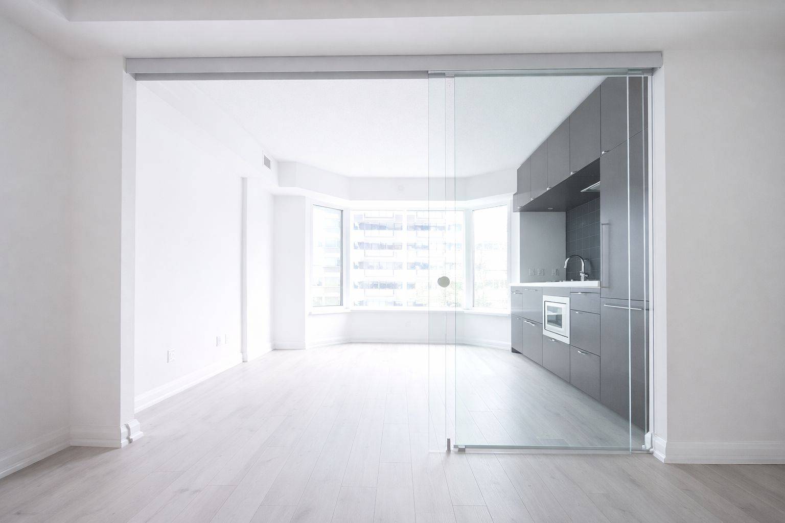 155 Yorkville AVE #911, Toronto C02, ON M5R 0B4