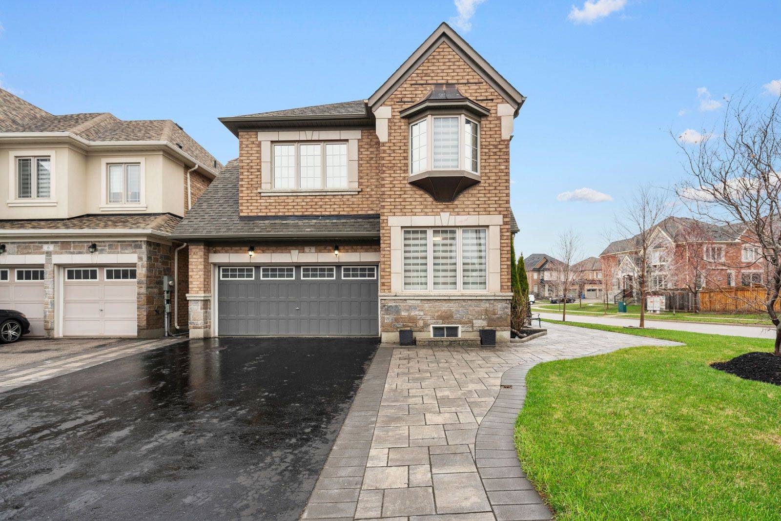 2 William Luck AVE, East Gwillimbury, ON L9N 0S1