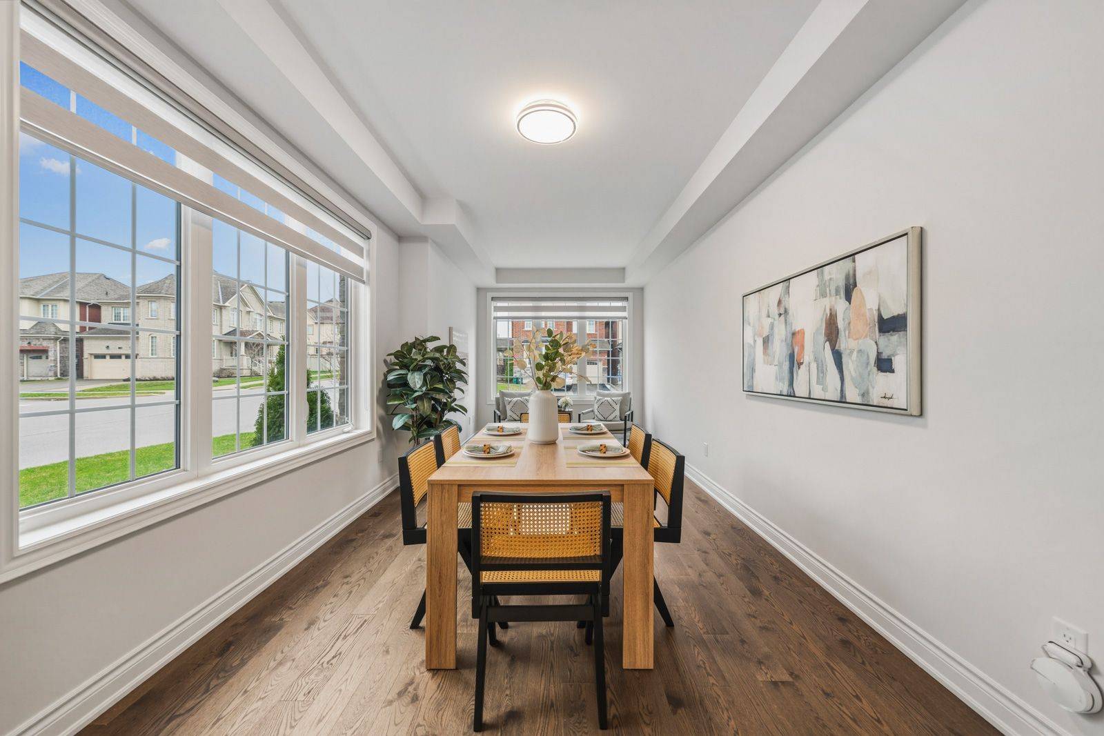 2 William Luck AVE, East Gwillimbury, ON L9N 0S1