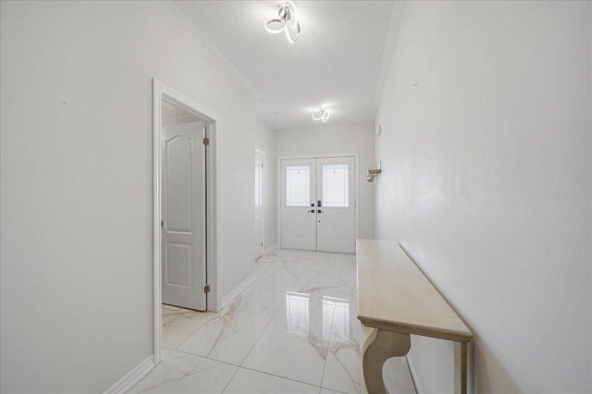 136 Noble DR, Bradford West Gwillimbury, ON L3Z 0J5