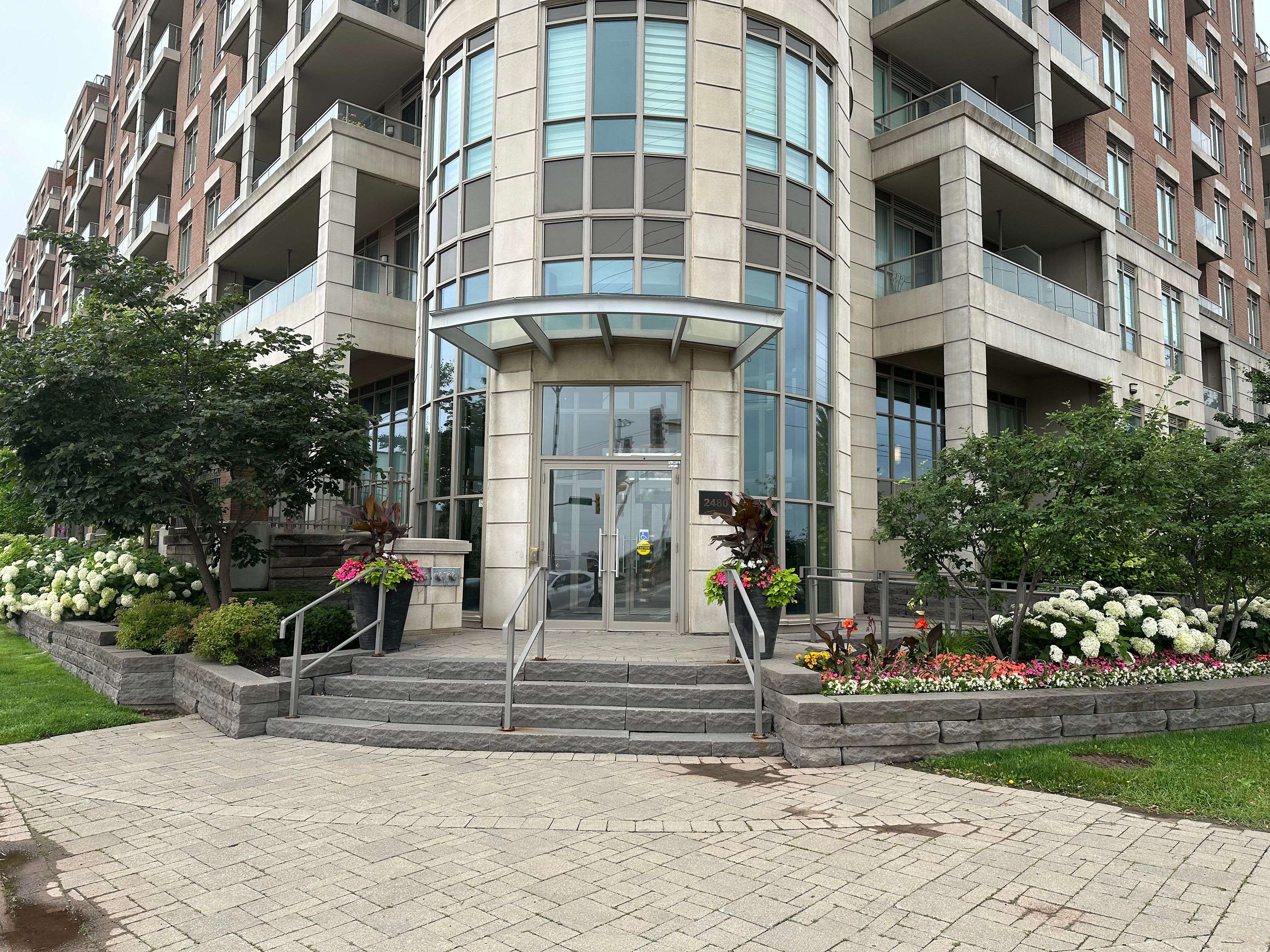 2480 Prince Michael DR #406, Oakville, ON L6H 0H1