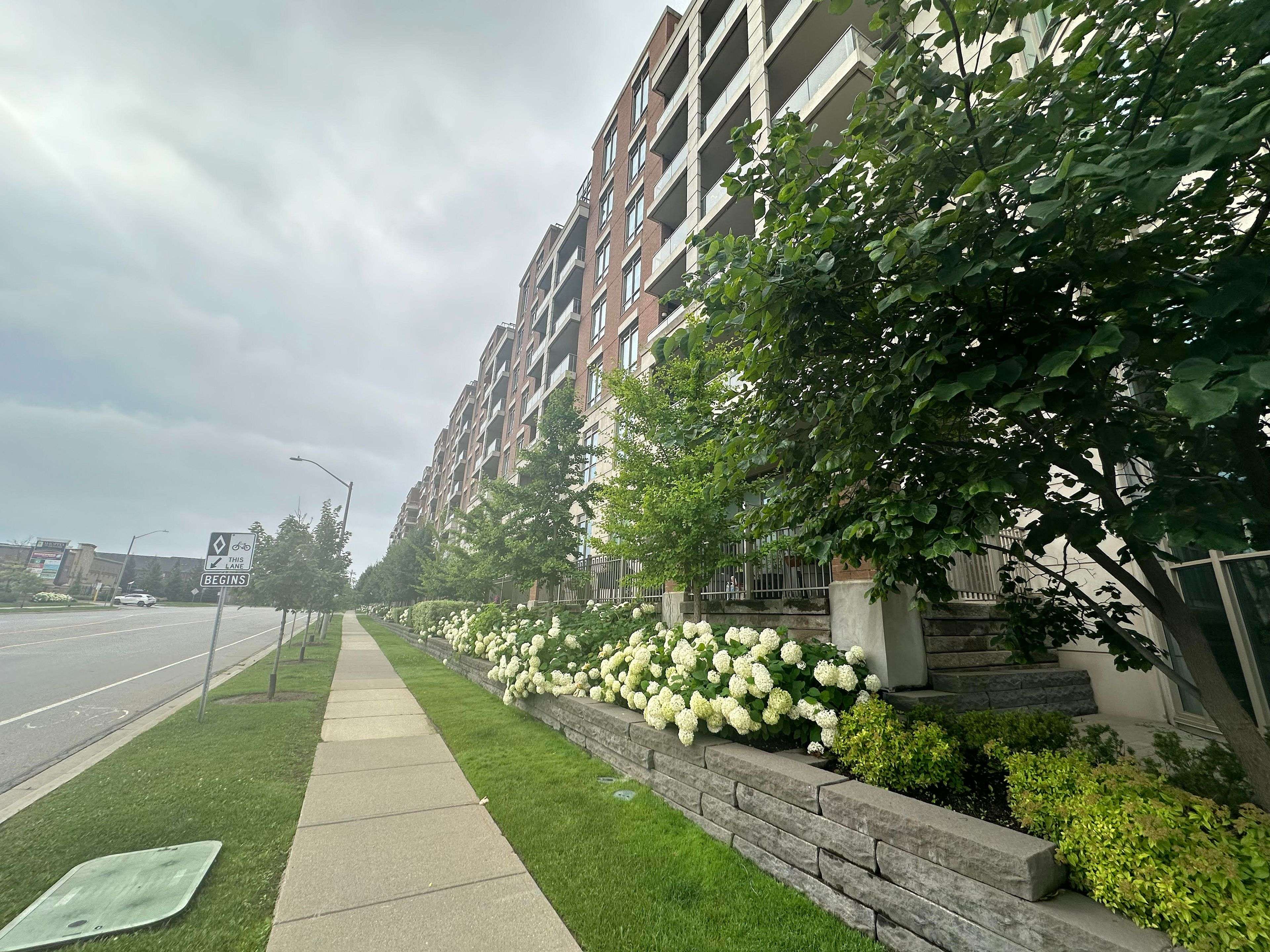 2480 Prince Michael DR #406, Oakville, ON L6H 0H1