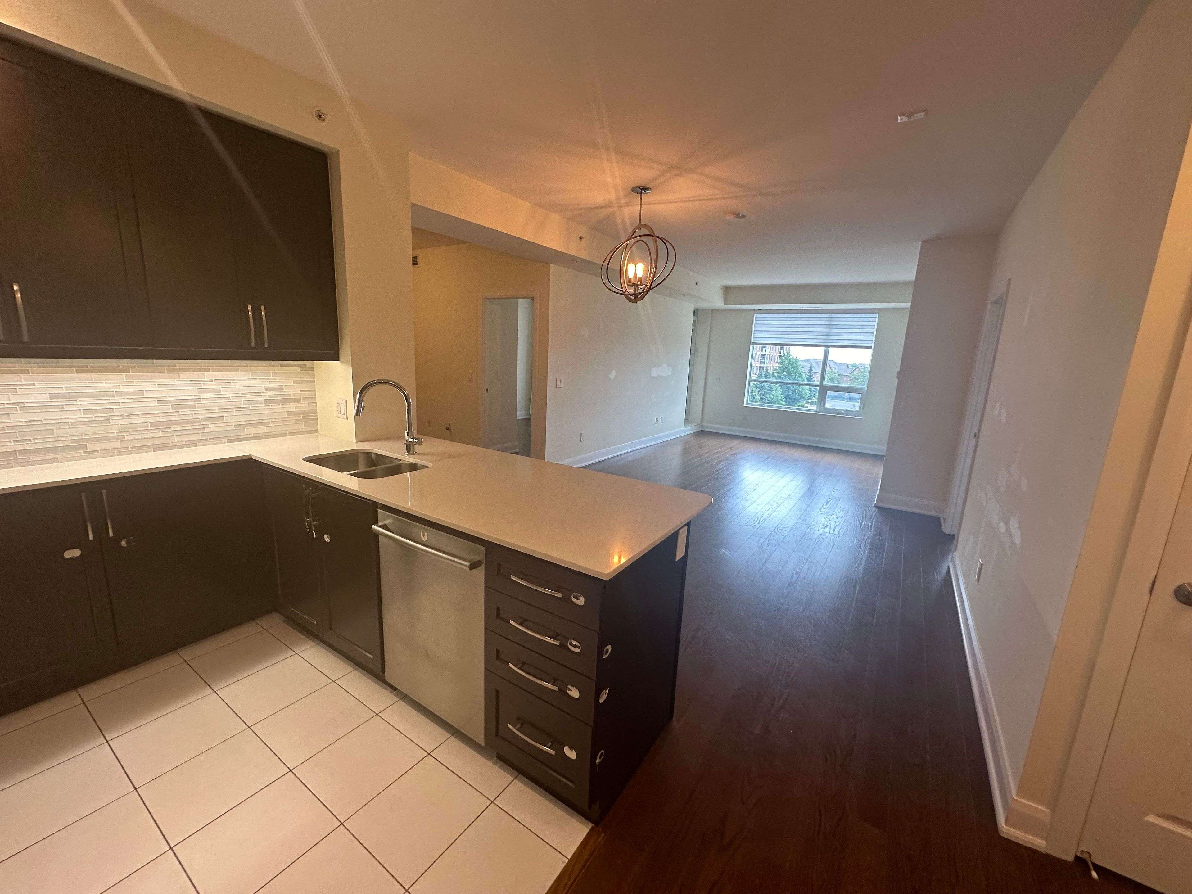 2480 Prince Michael DR #406, Oakville, ON L6H 0H1