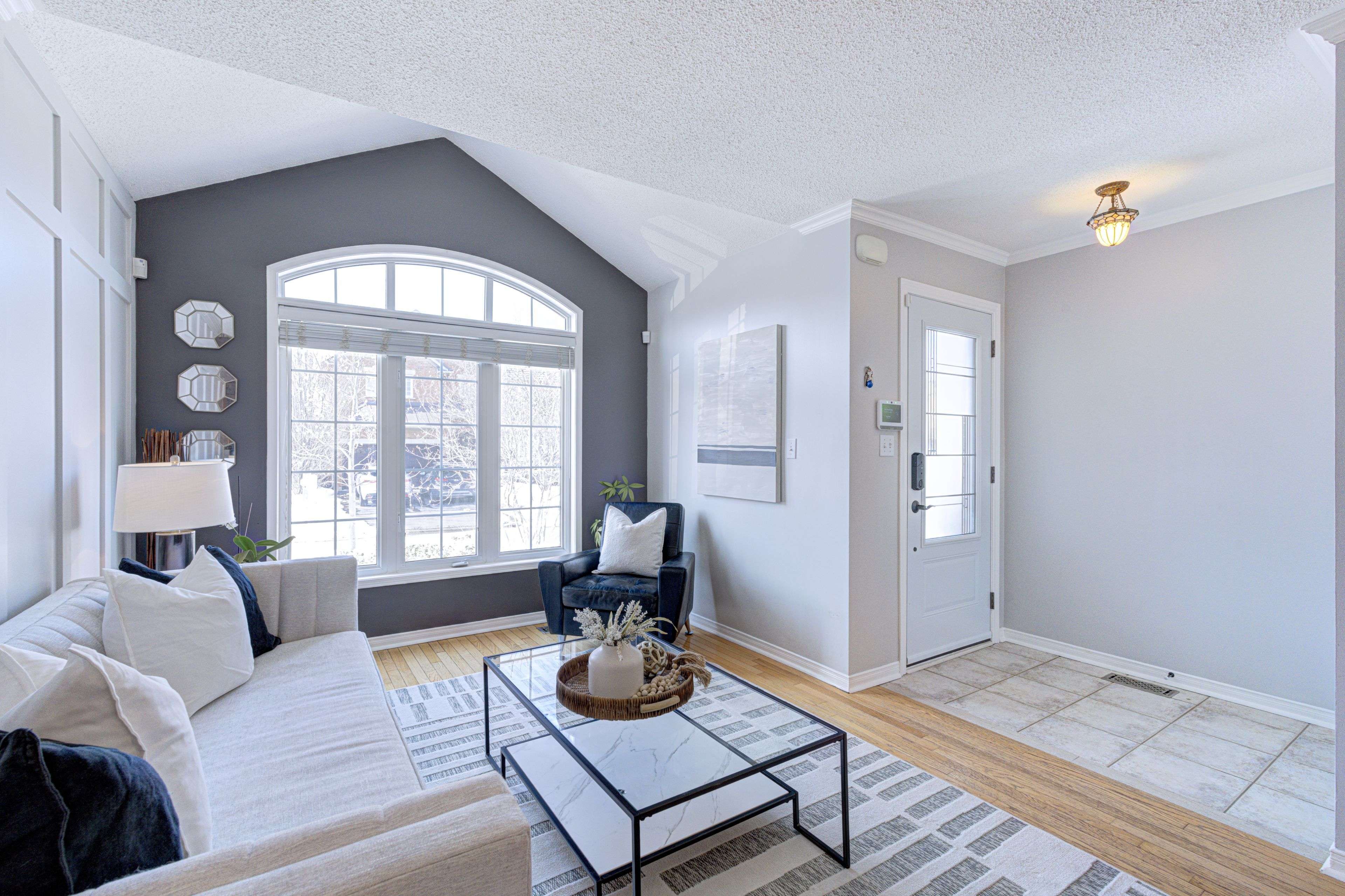 2142 Meadowglen DR, Oakville, ON L6M 4C8