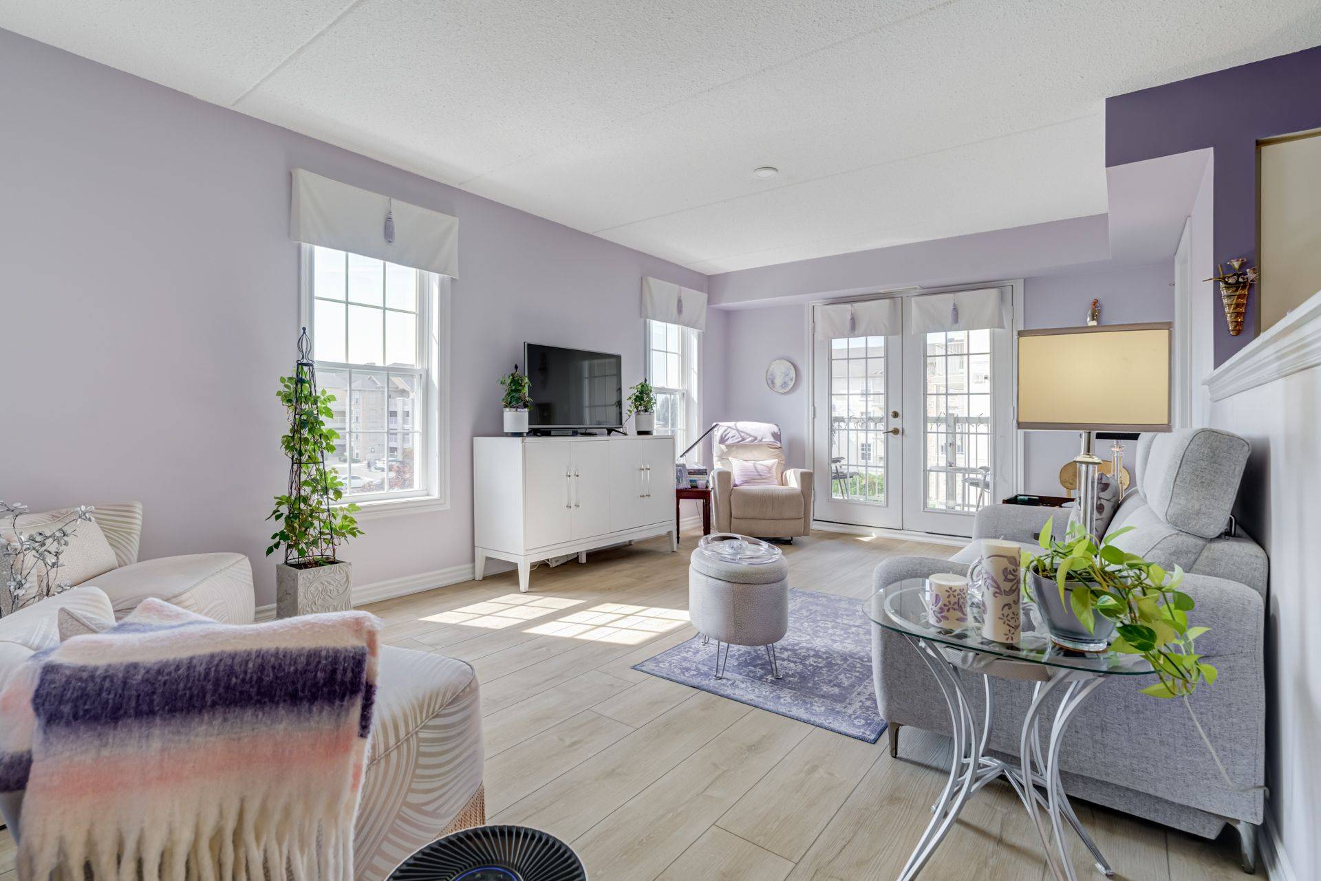 1460 Bishops Gate #313, Oakville, ON L6M 4N5