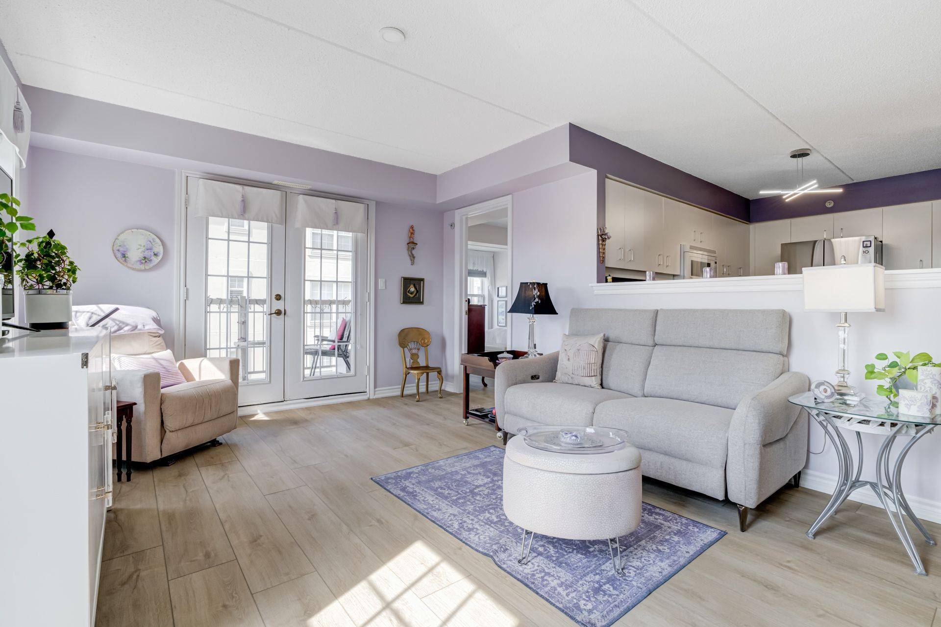 1460 Bishops Gate #313, Oakville, ON L6M 4N5