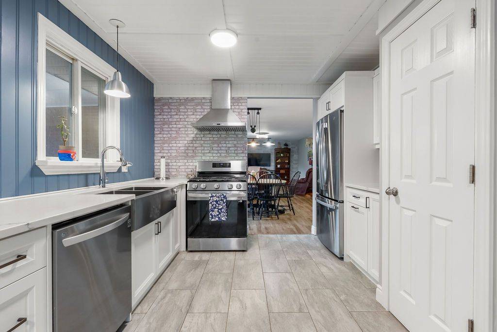 29 Grandview DR, Kawartha Lakes, ON K0L 2W0