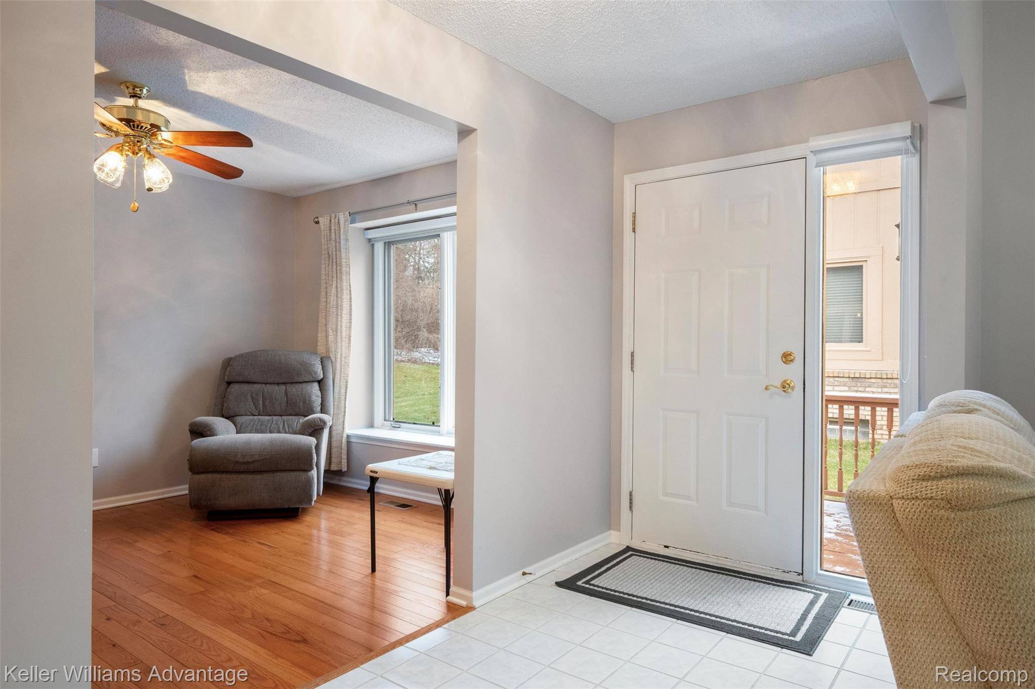 35173 Knollwood LN, Farmington Hills, MI 48335