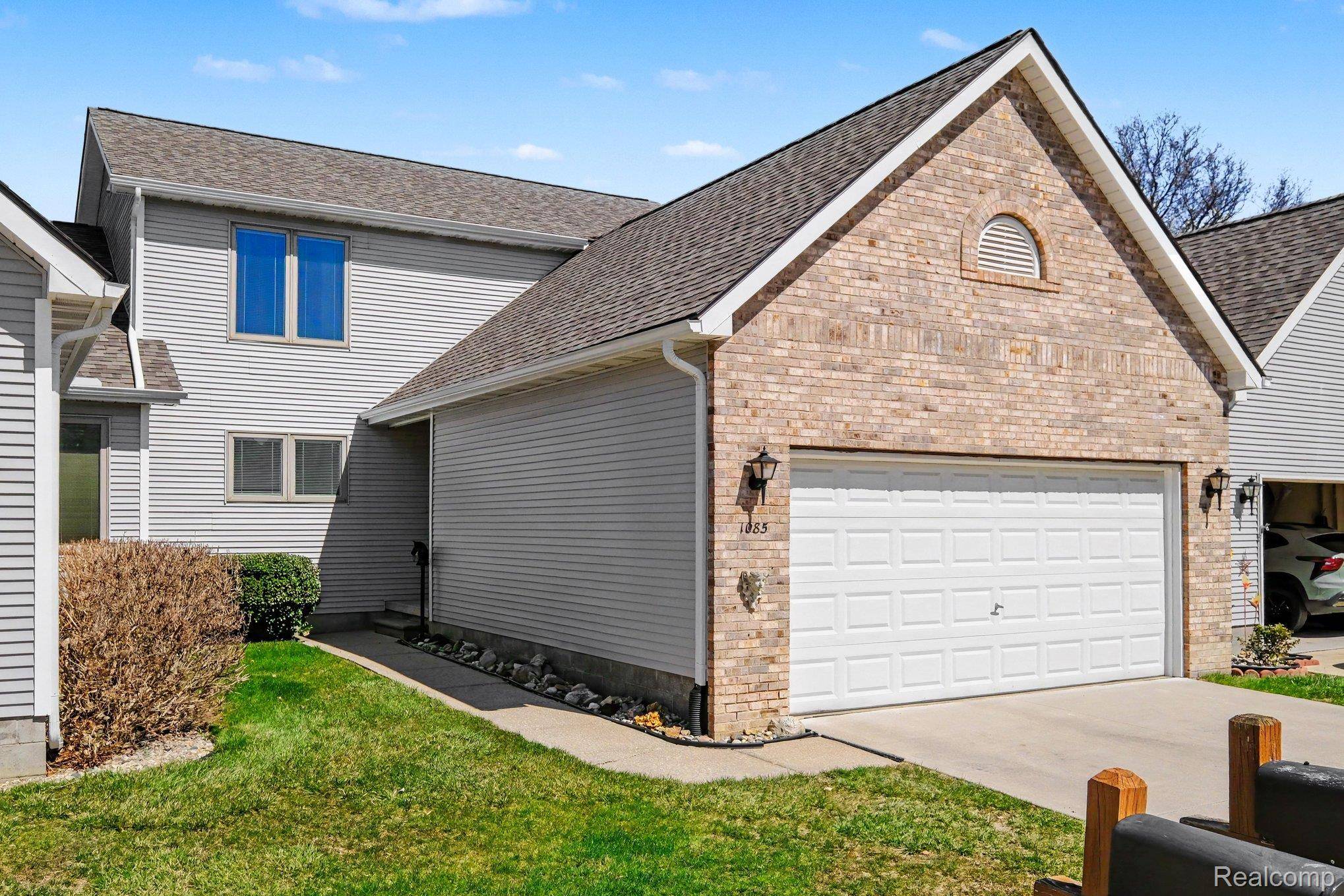 1085 Linda Dr, Davison, MI 48423