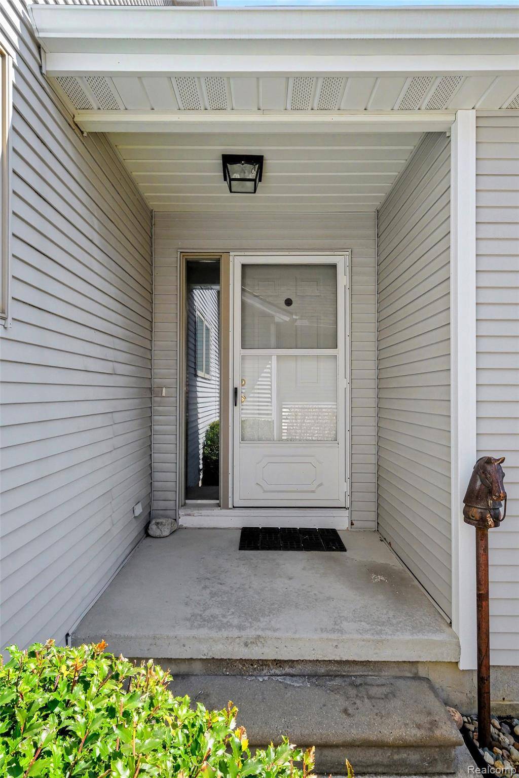 1085 Linda Dr, Davison, MI 48423