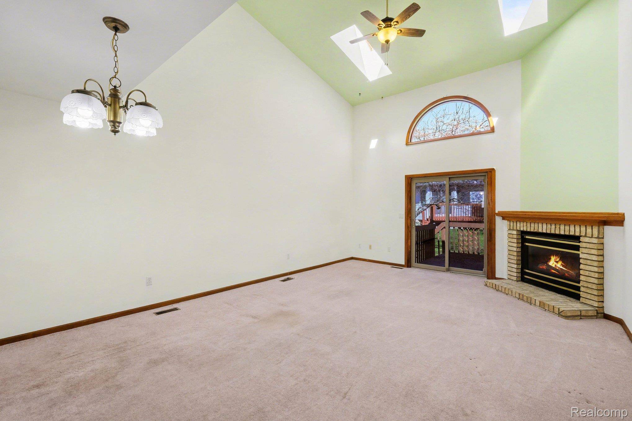 1085 Linda Dr, Davison, MI 48423