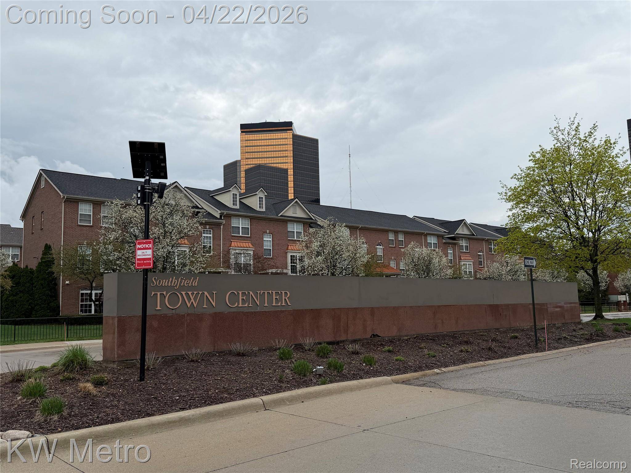 25409 Saint James, Southfield, MI 48075