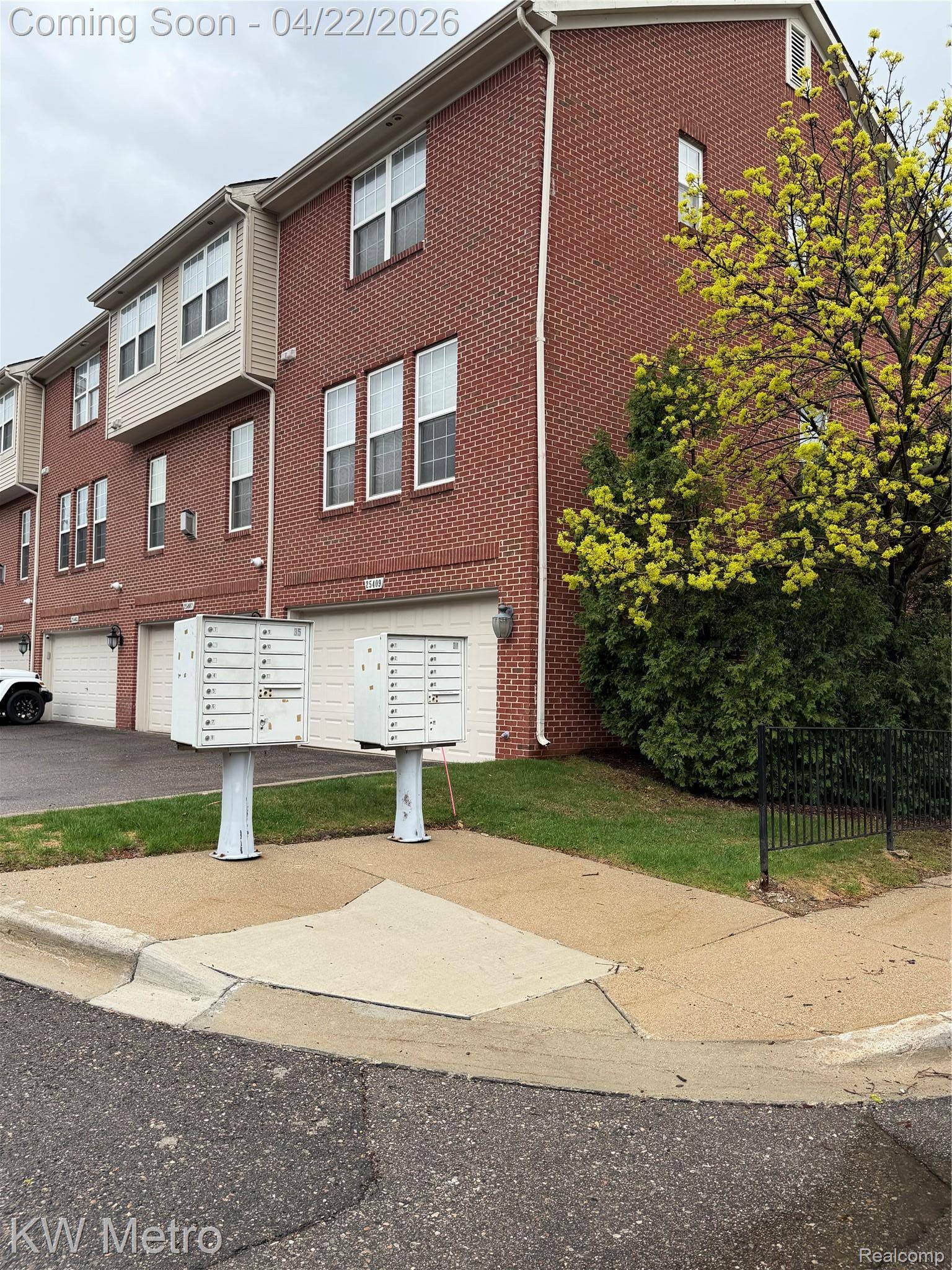 25409 Saint James, Southfield, MI 48075