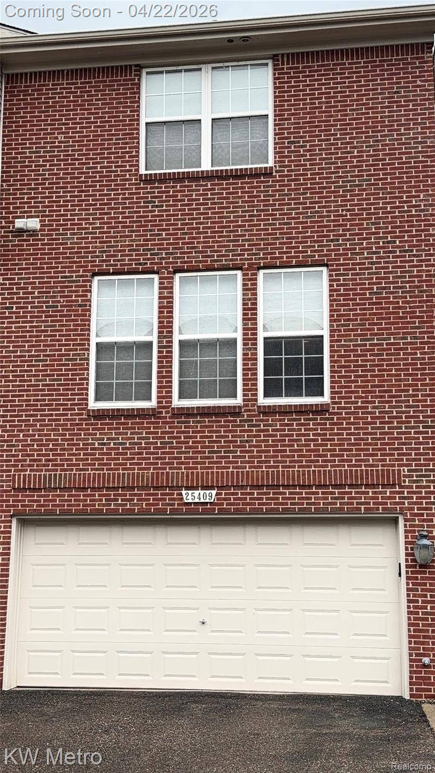 25409 Saint James, Southfield, MI 48075