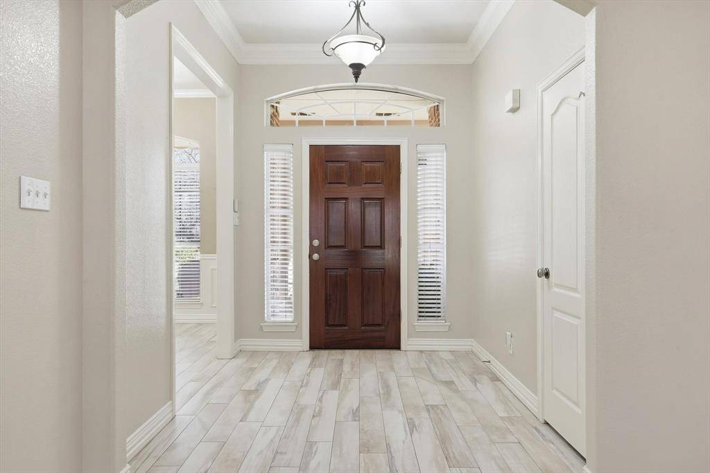 1605 Mistletoe Drive, Flower Mound, TX 75022