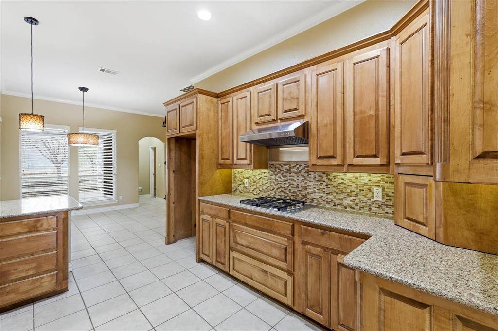 1605 Mistletoe Drive, Flower Mound, TX 75022