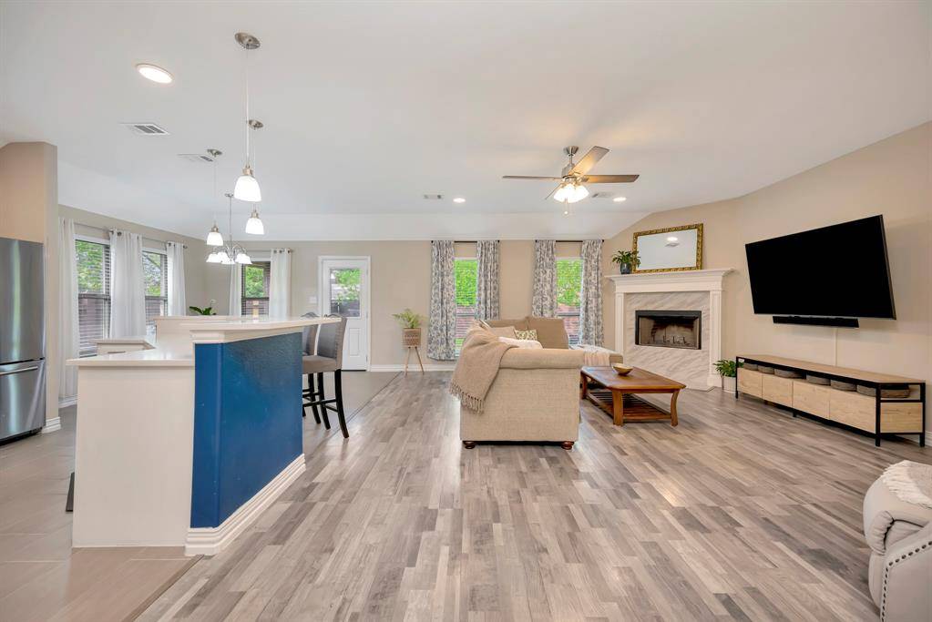 608 Perry Drive, White Settlement, TX 76108