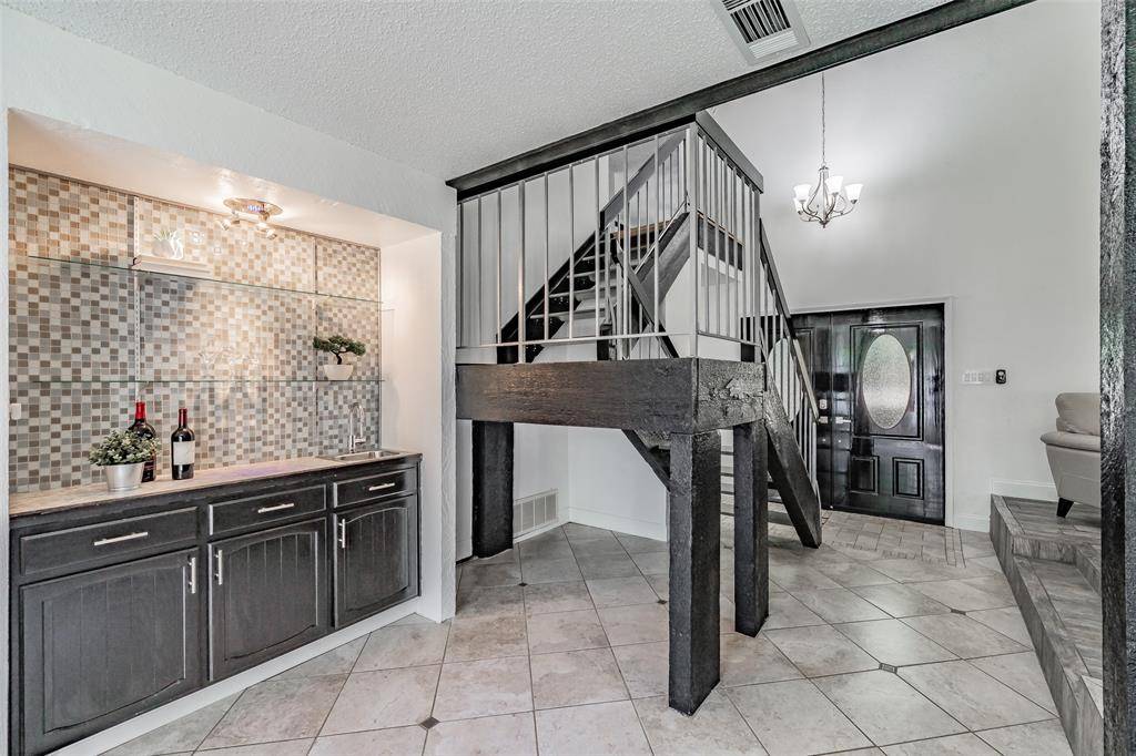 3008 Glenwood Court, Bedford, TX 76021