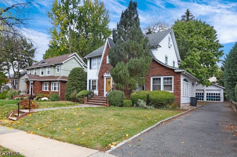 14 Laurel Ave, Clifton City, NJ 07012