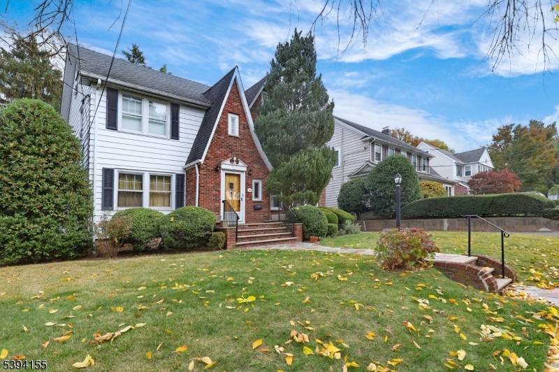 14 Laurel Ave, Clifton City, NJ 07012