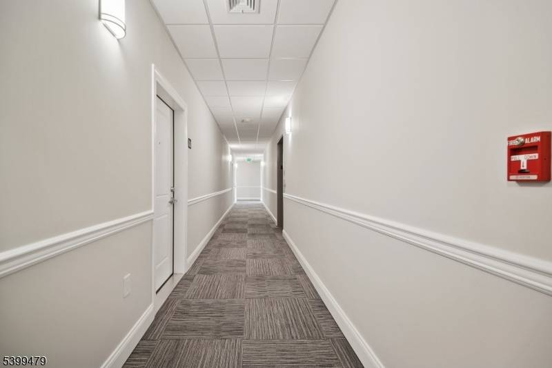 246 Main St #305, Chatham Boro, NJ 07928