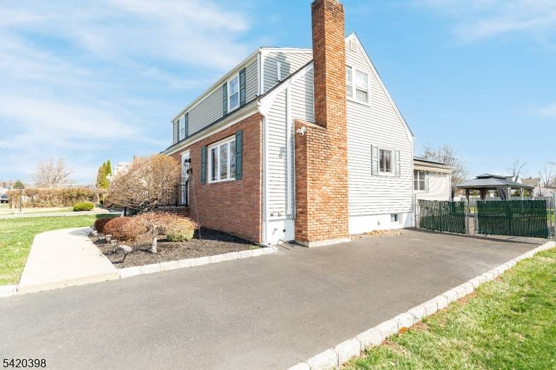 1605 Windrew Ave, South Plainfield Boro, NJ 07080