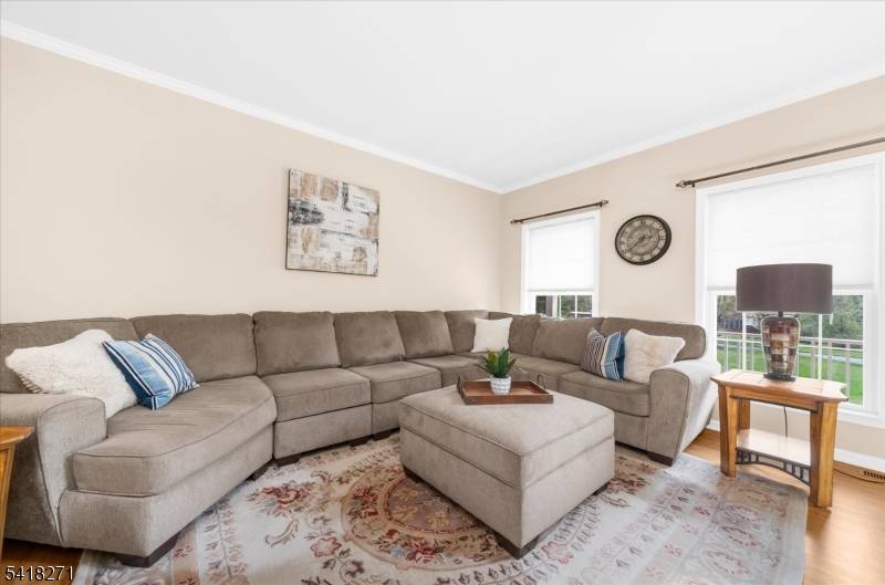 9 Hartley Ct, Alexandria Twp., NJ 08848