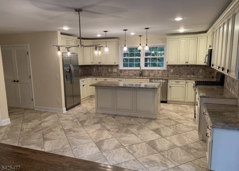 195 Valley Rd, Wayne Twp., NJ 07470