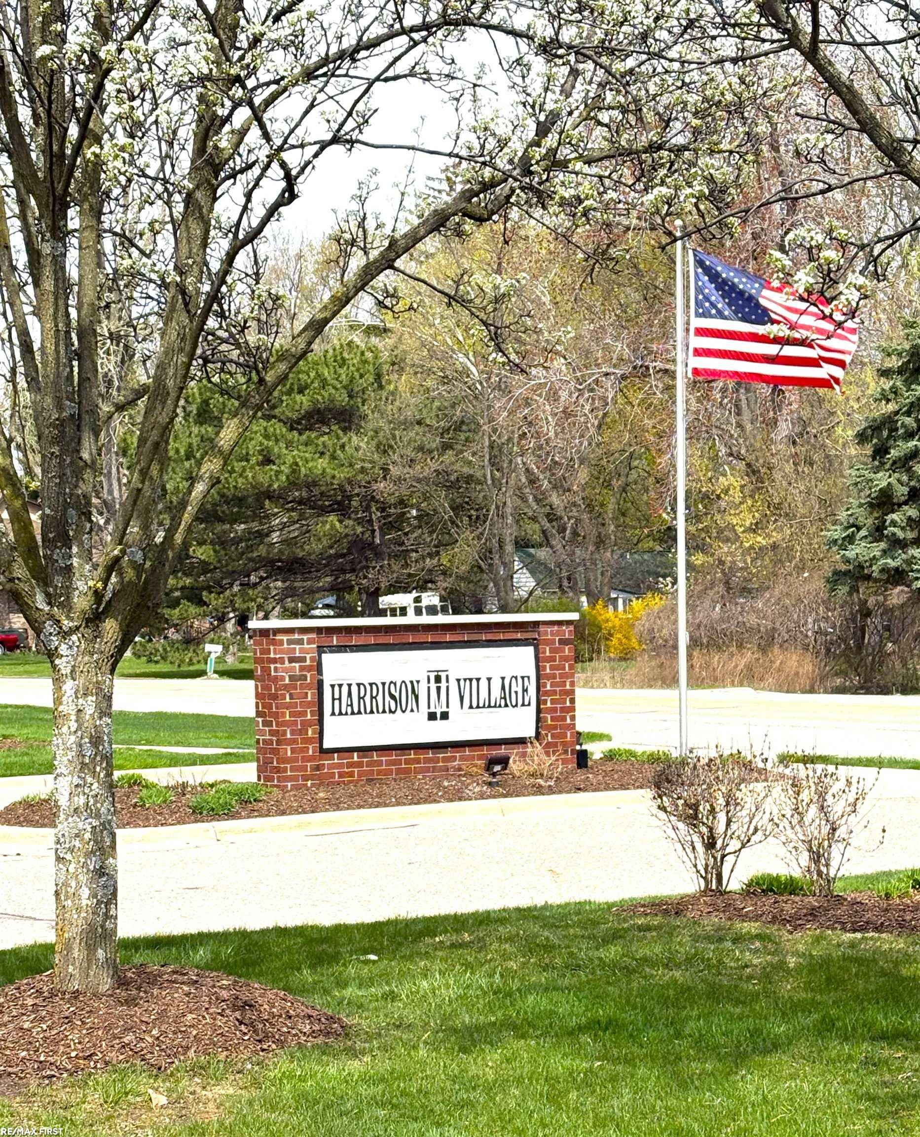 27001 Carrington PL, Harrison Twp, MI 48045