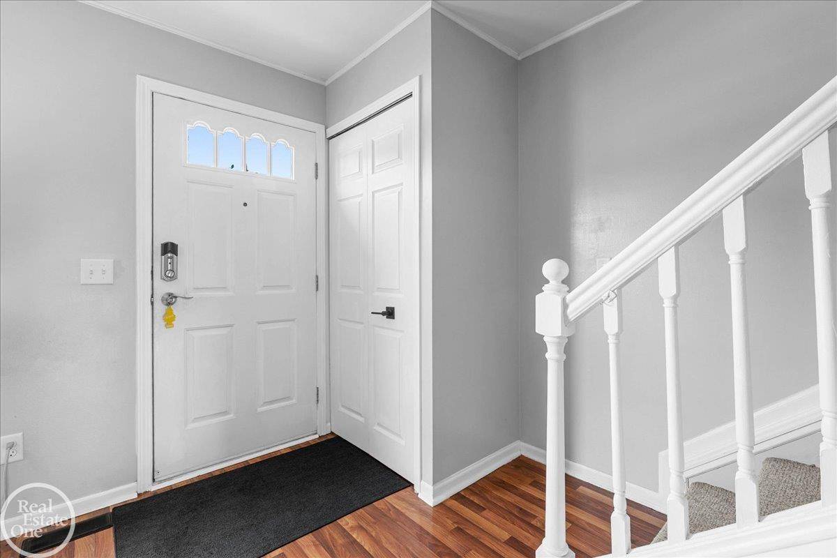 28070 Coleridge ST, Harrison Twp, MI 48045