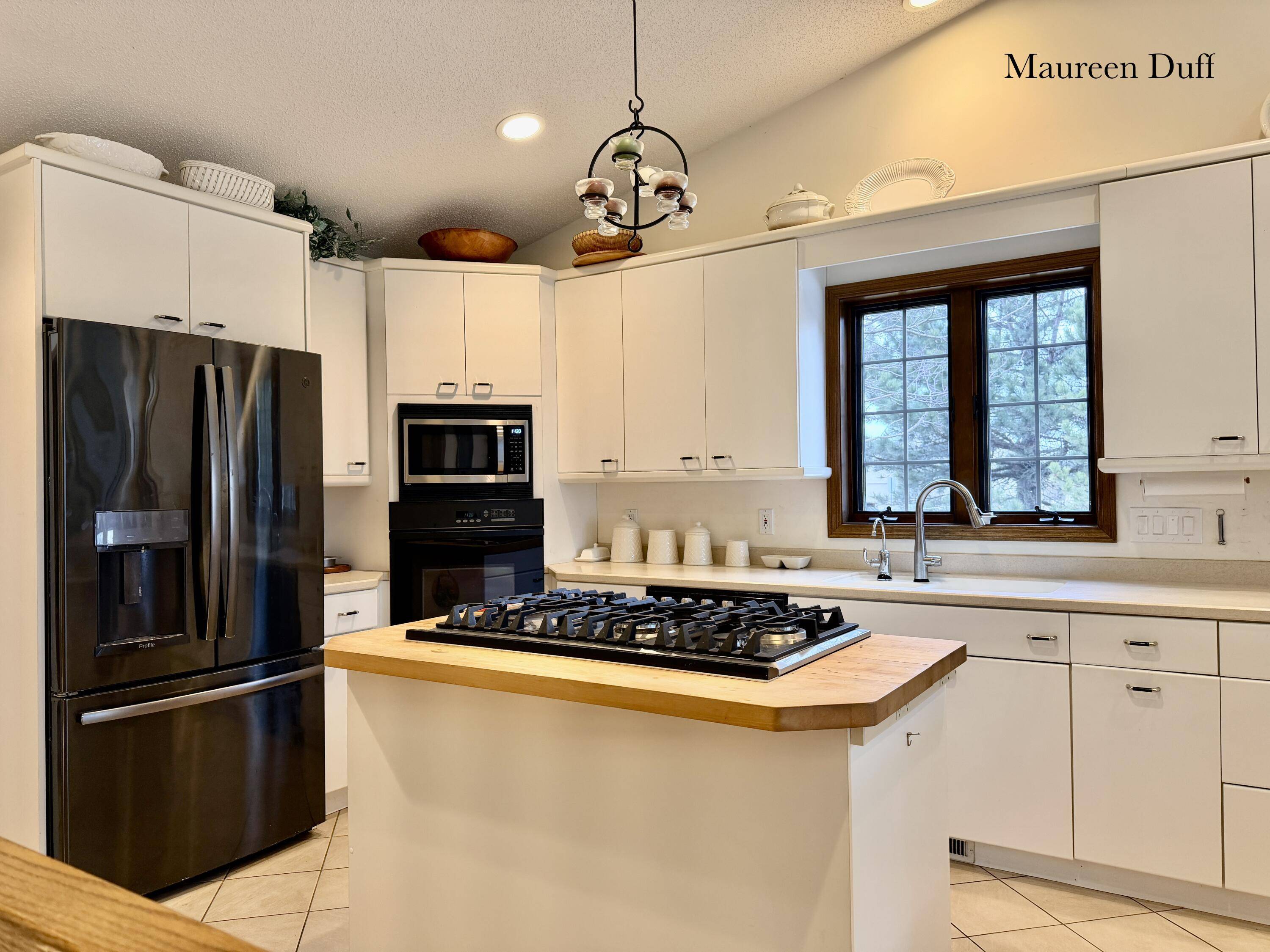 1554 E Harbour Towne CIR #73, Muskegon City, MI 49441