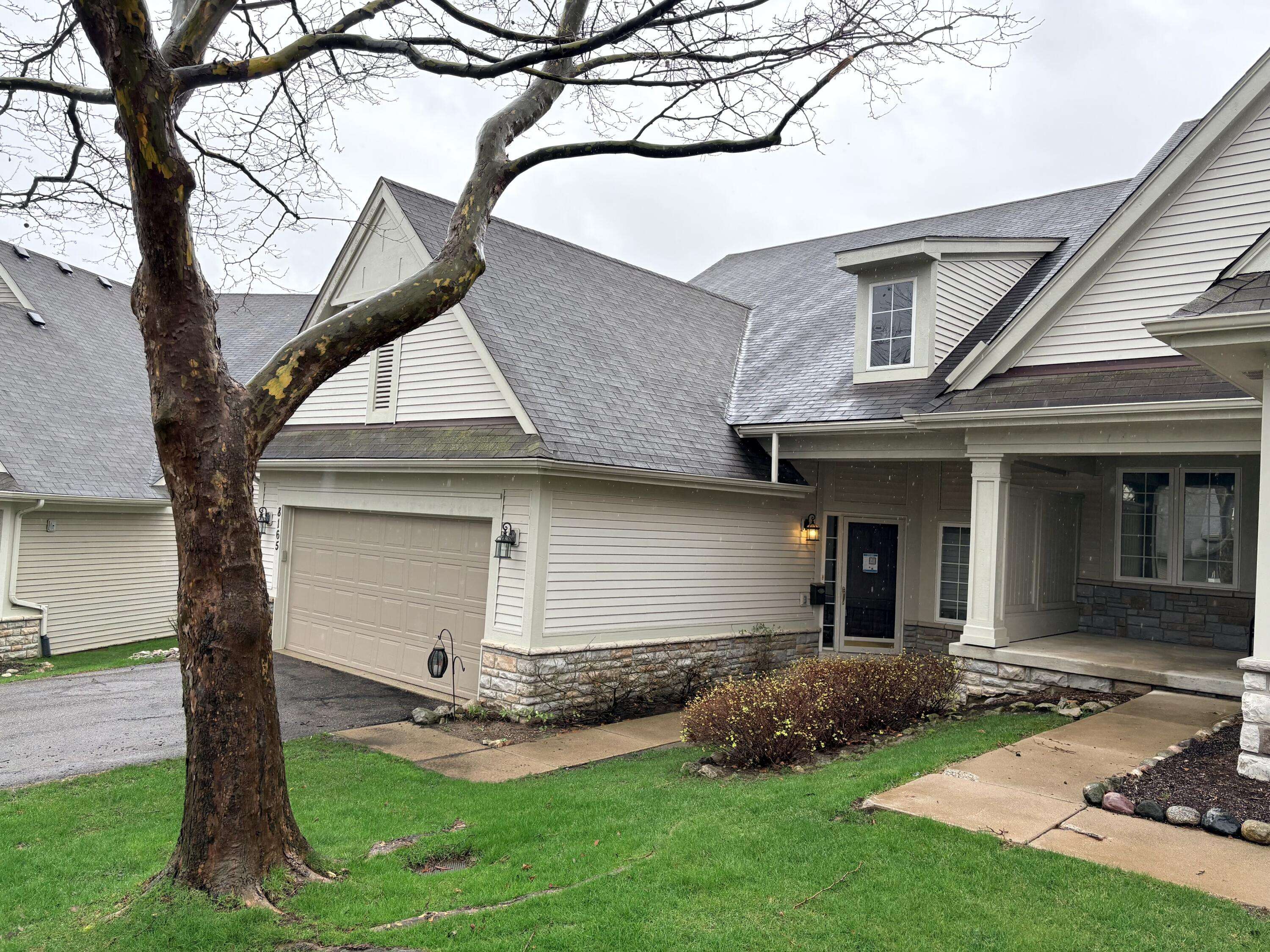 8165 Sequoia LN, White Lake Twp, MI 48386