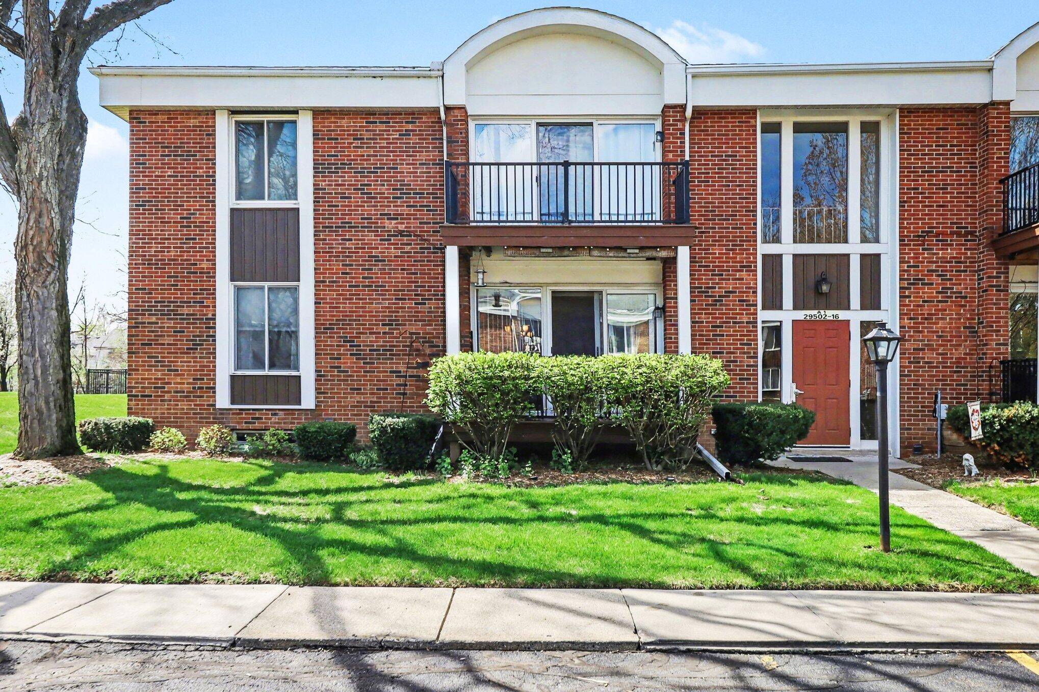 29502 Bobrich ST #23, Livonia City, MI 48152