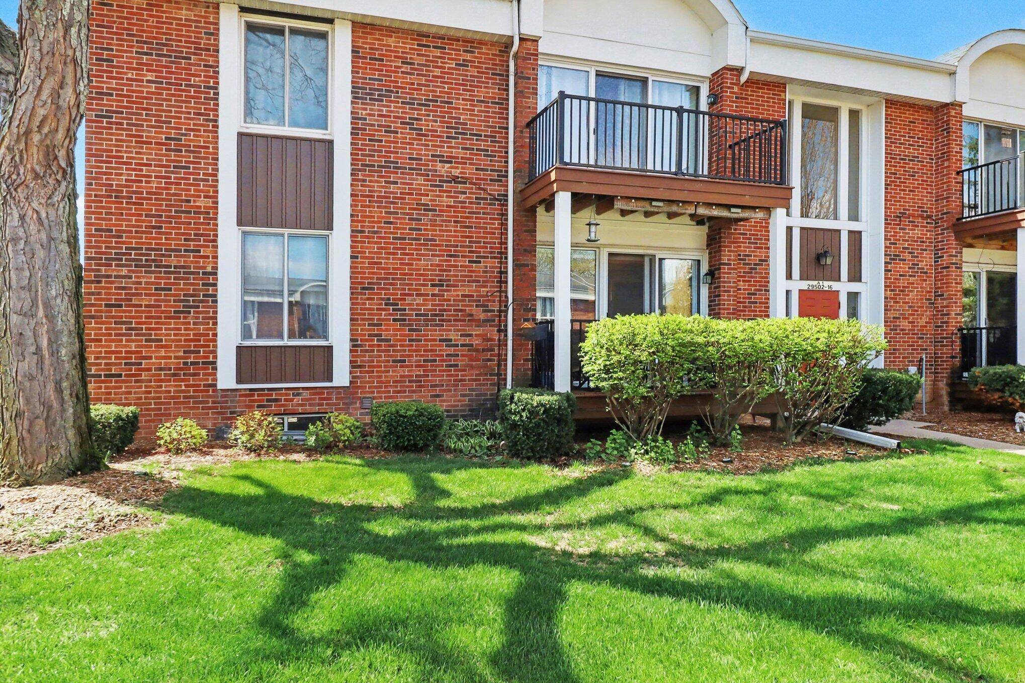 29502 Bobrich ST #23, Livonia City, MI 48152