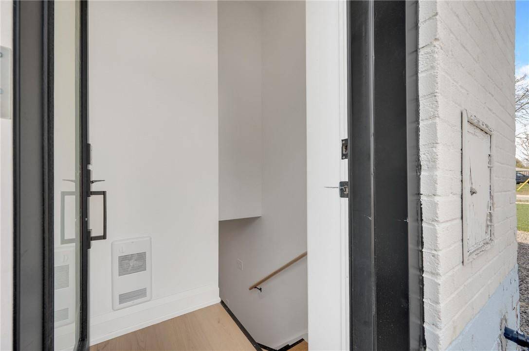 1339 Augustine DR, Burlington, ON L7P 2M9