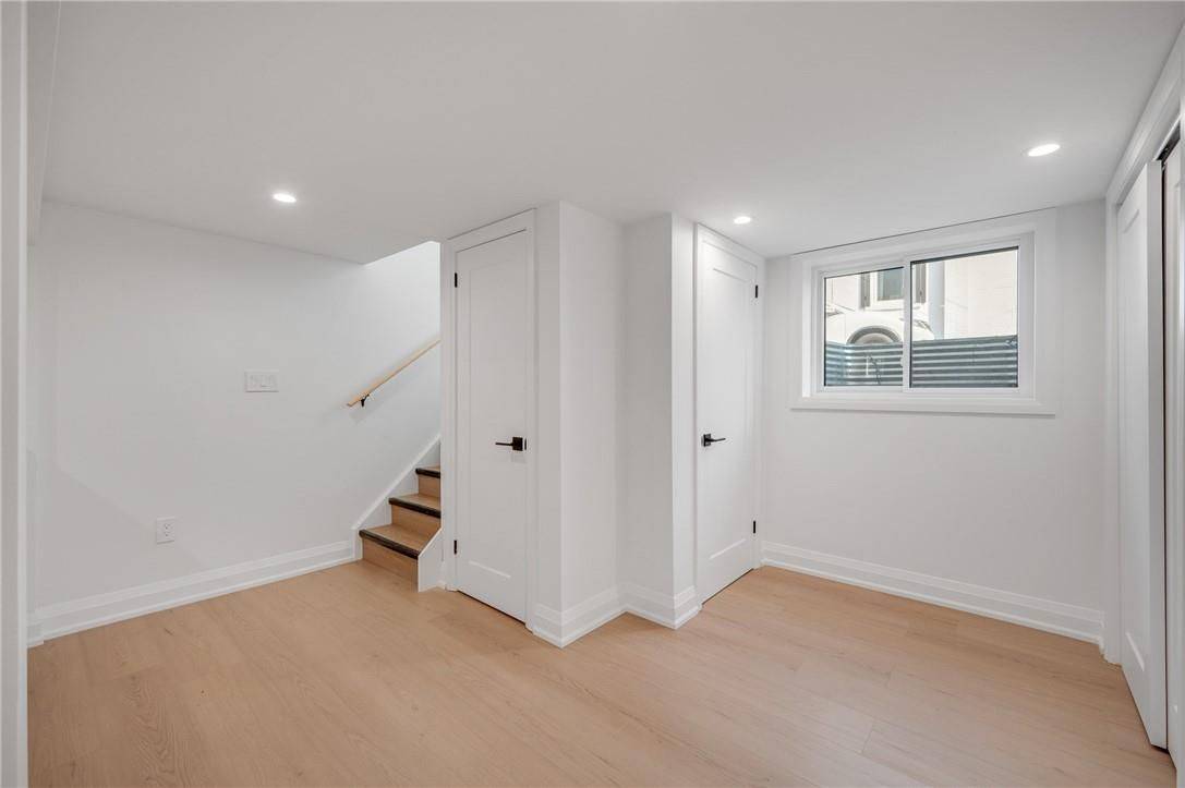 1339 Augustine DR, Burlington, ON L7P 2M9