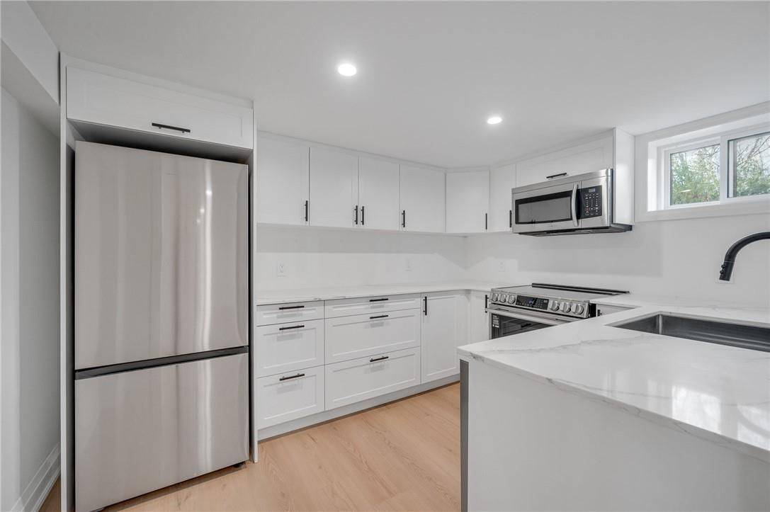 1339 Augustine DR, Burlington, ON L7P 2M9