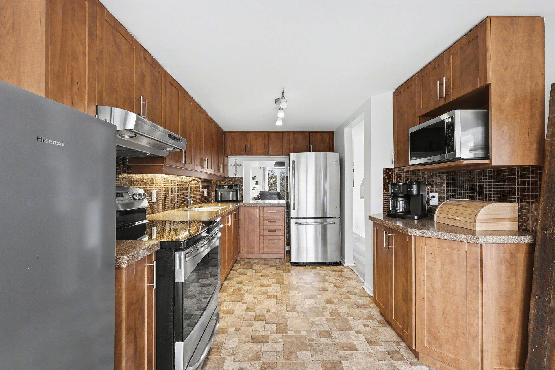 1121 Gablefield Private, Beacon Hill North - South And Area, ON K1J 1E4