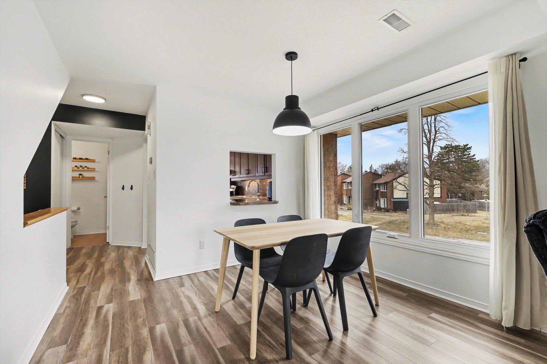 1121 Gablefield Private, Beacon Hill North - South And Area, ON K1J 1E4