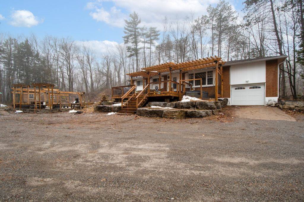 78 McFadden RD, North Kawartha, ON K0L 1A0