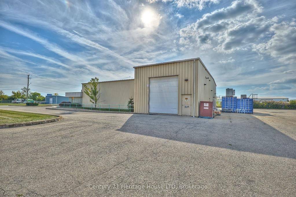 1360 Commerce Pkwy, Fort Erie, ON L2A 5M4