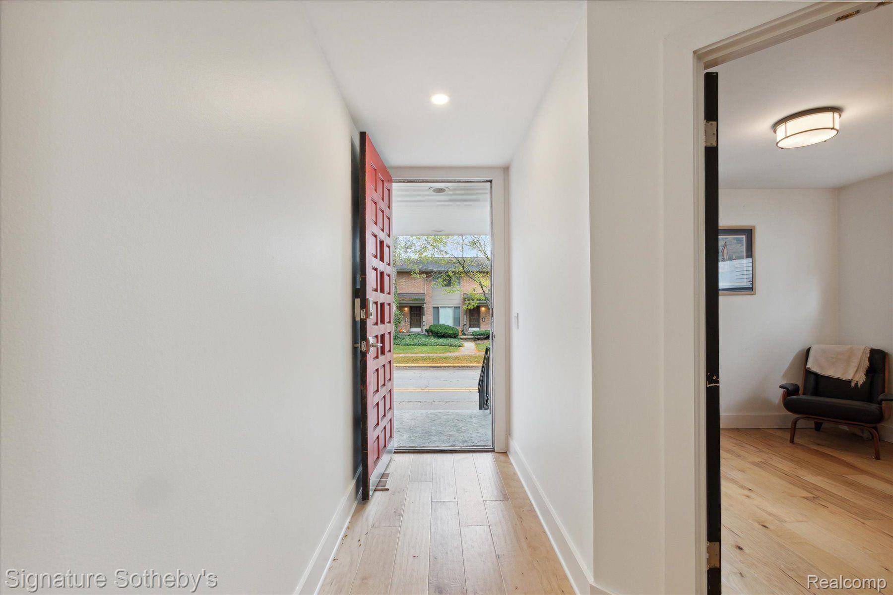 372 W Brown ST, Birmingham, MI 48009