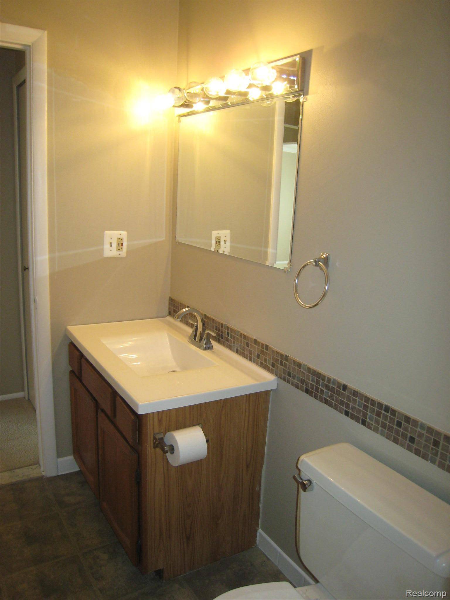 803 PLATE ST #207, Rochester, MI 48307