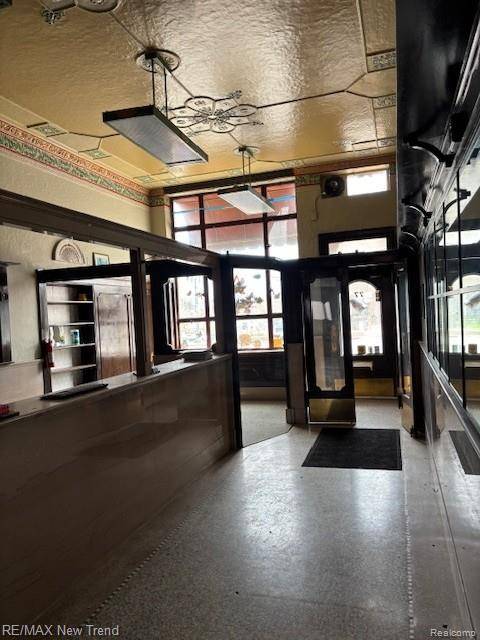 77 N Saginaw ST, Pontiac, MI 48342